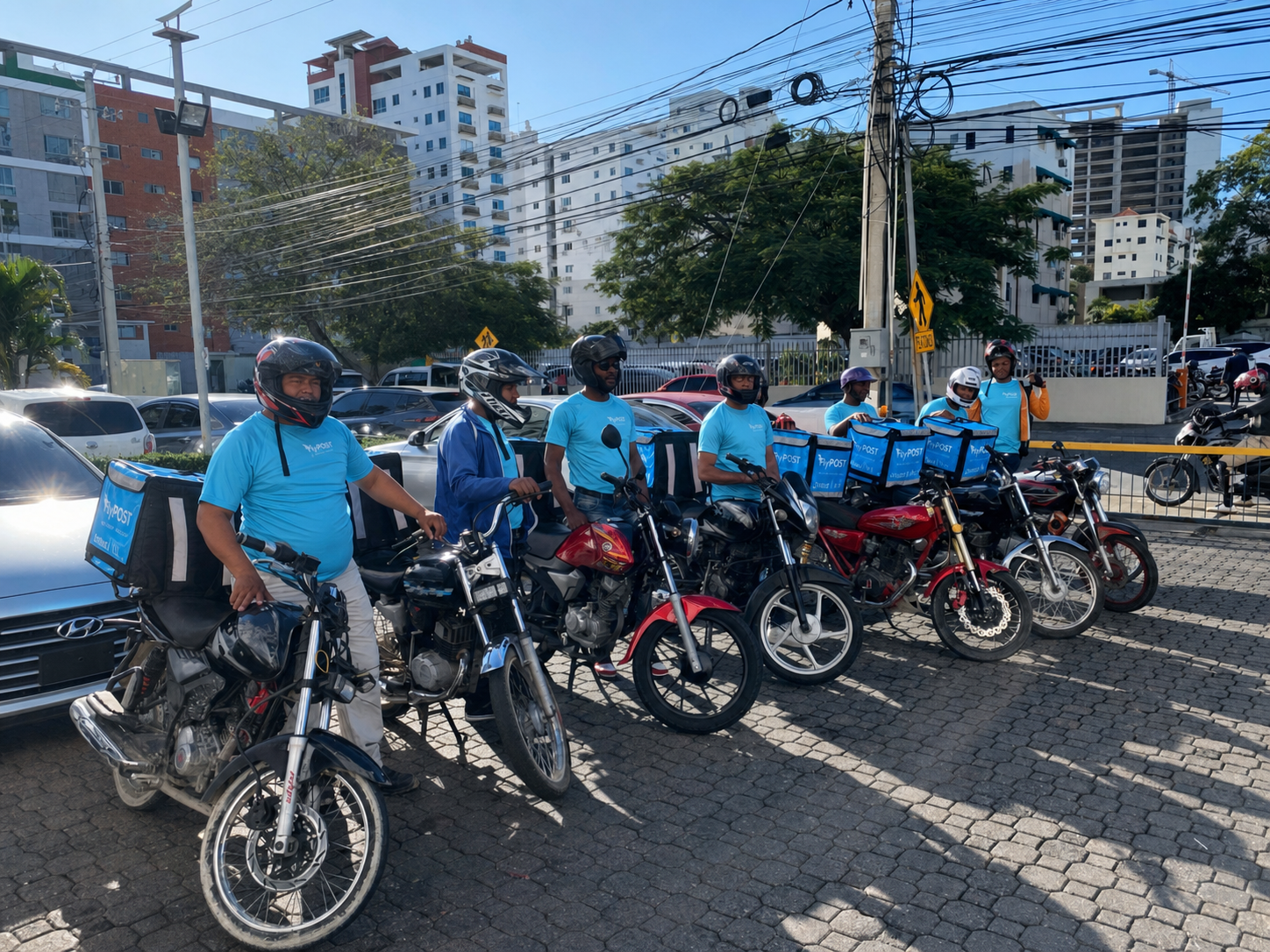 Equipo de mensajeros FlyPost en República Dominicana